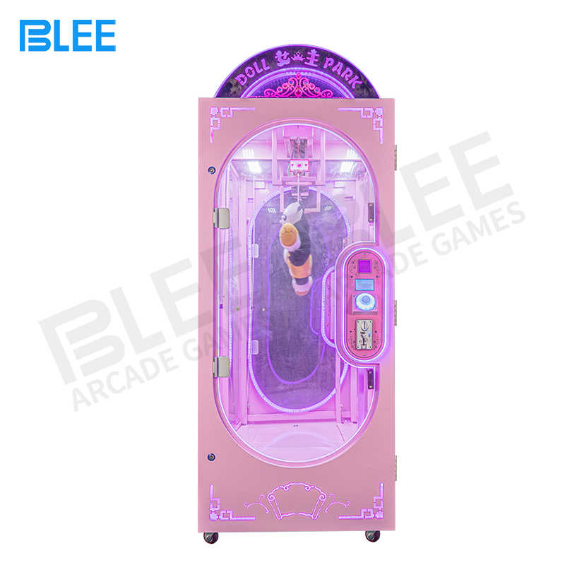 product-BLEE-Customize Coin Operated Prize Vending Machines Cut Ur Prize Push Toy Scissors Crane Mac
