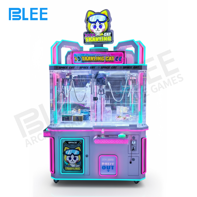 BLEE Travel Cat Island Machine Close-up of the dazzling diamond-pattern exterior and sparkling LED accents