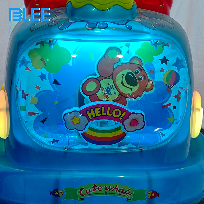 Rocking mechanism demonstrating smooth ocean-like motion on curved base rockers