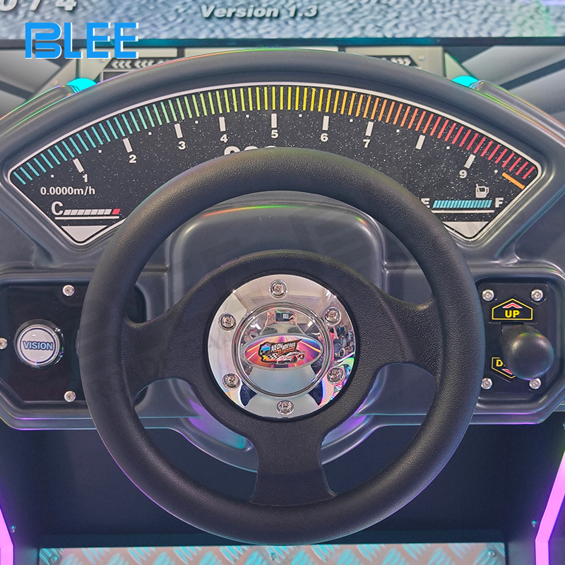 Advanced motion feedback system delivering realistic driving sensations