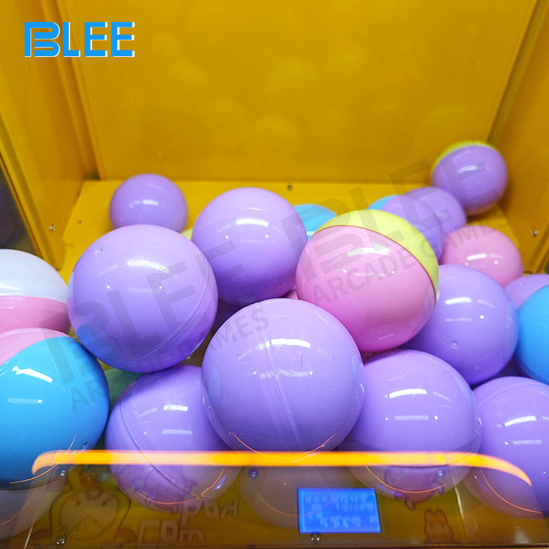 Quality materials: durable metal, clear acrylic, and safety-tempered glass