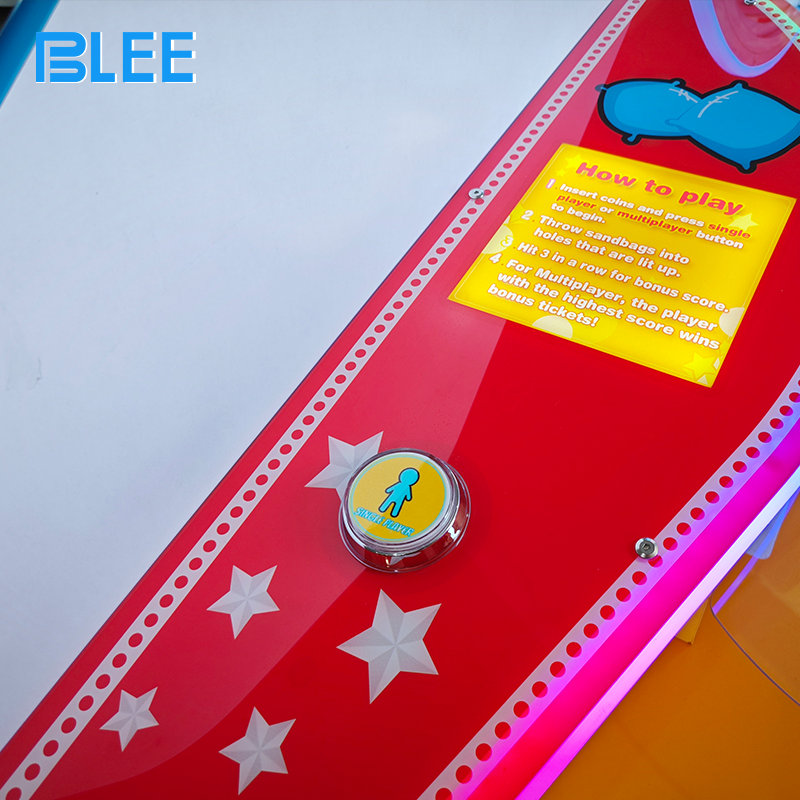 Dynamic target animations showing moving objectives, timing challenges, and variable difficulty settings during gameplay