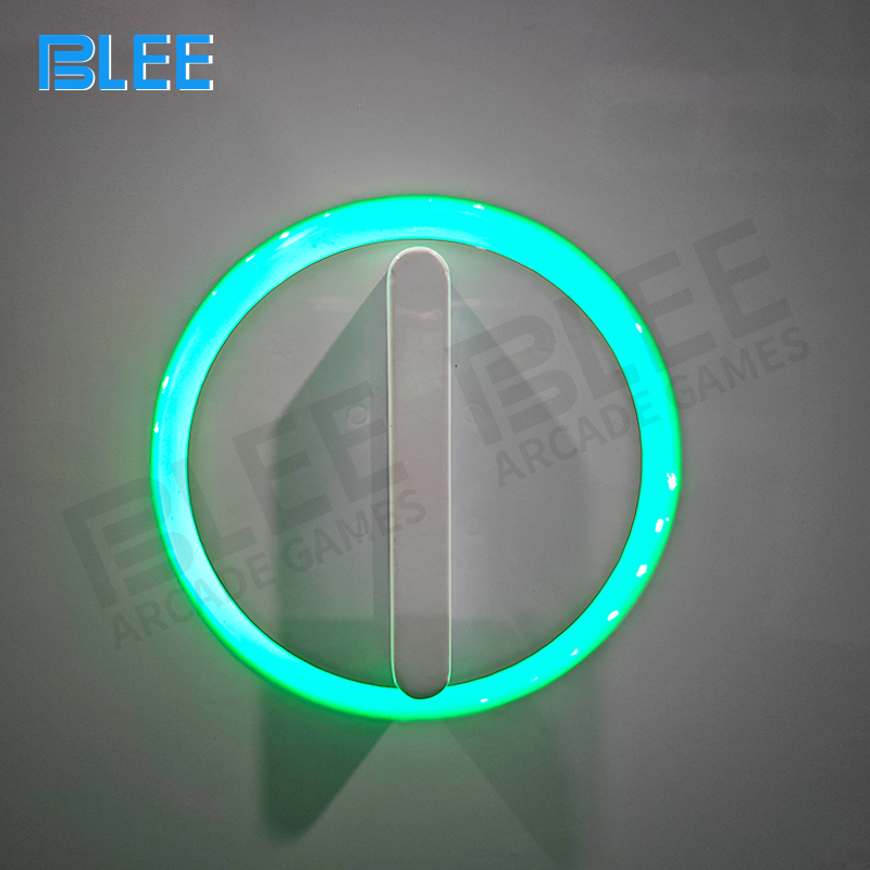 High-capacity transparent chamber displaying 800-1000 colorful capsules