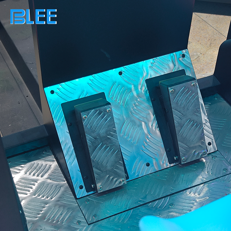 Commercial-grade construction of triple racing unit configuration