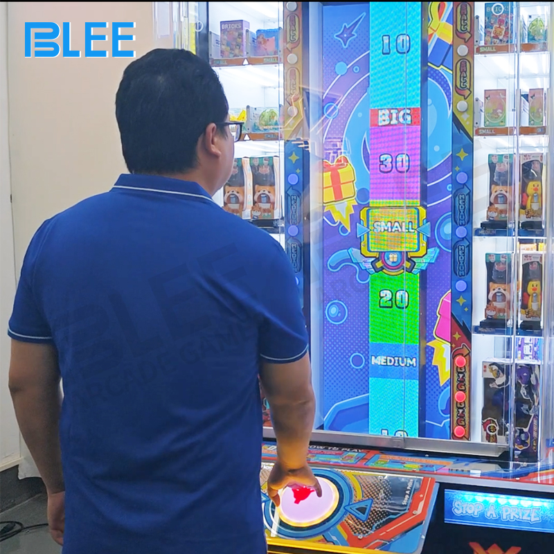 Prize zone display with clearly marked yellow (small), blue (medium), and red (large) award sections