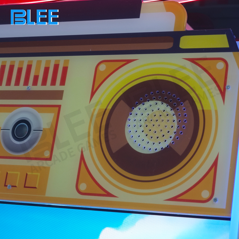 Integrated photography system capturing and archiving gameplay highlights