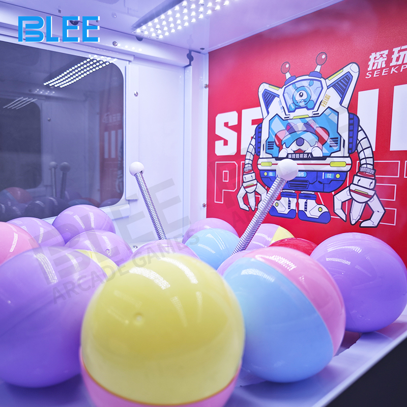 Internal capsule storage system showing organized arrangement and reliable delivery technology