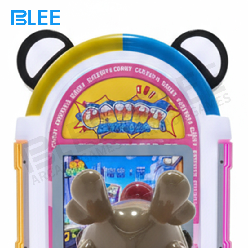 Packaging configuration showing protective wooden crate measuring 141x76x160cm for secure shipping