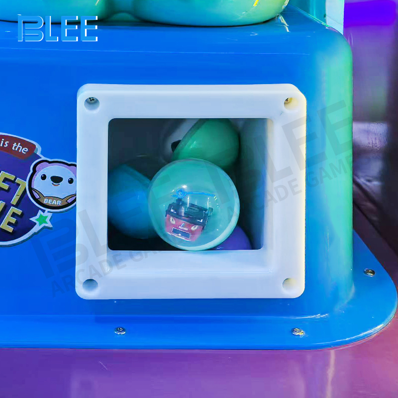 Multiple color variants (blue, pink, red) displayed together