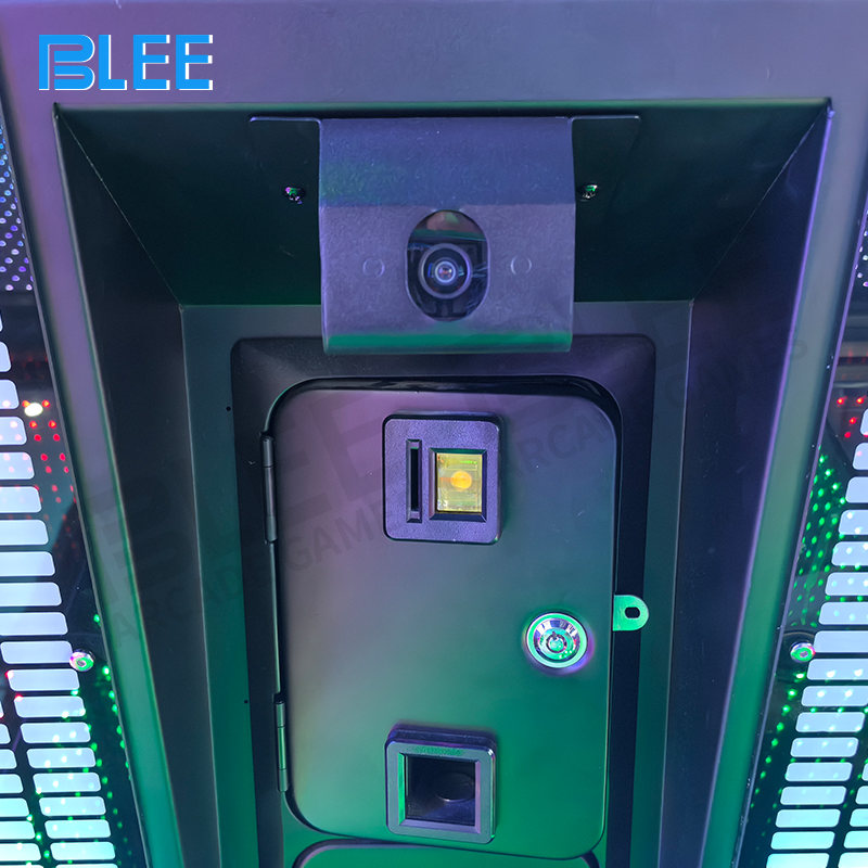 Efficient 1500W power system supporting multiple displays and lighting