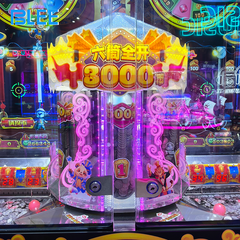 Dual-player simultaneous gameplay with independent scoring systems