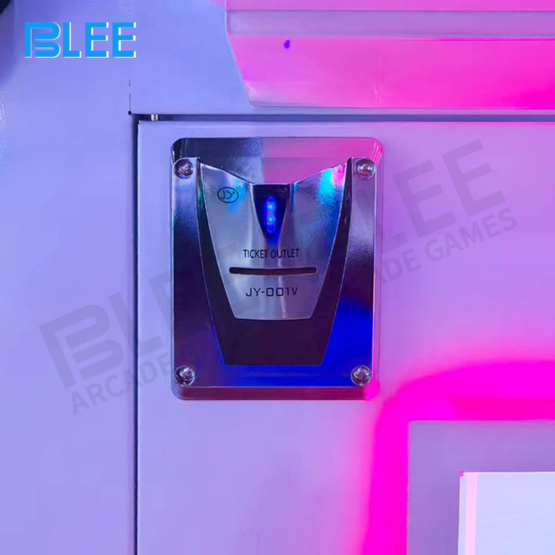 Compact wooden shipping crate (200*145*230cm) for secure transportation