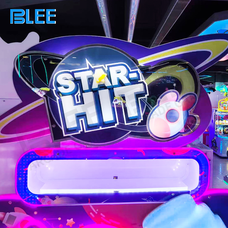 Protective wooden packaging configuration measuring 92x95x156cm for safe transportation