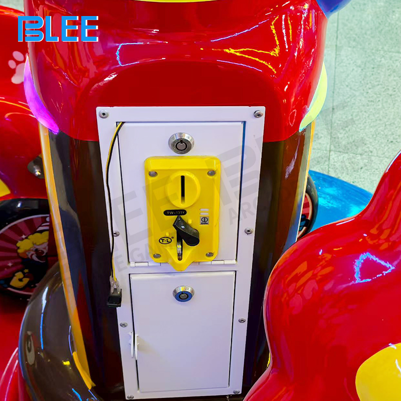 Packaging setup showing compact wooden crate dimensions of 125*125*200cm