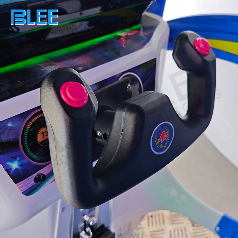 Three-quarter view highlighting the compact 140*145*175cm profile and streamlined contours