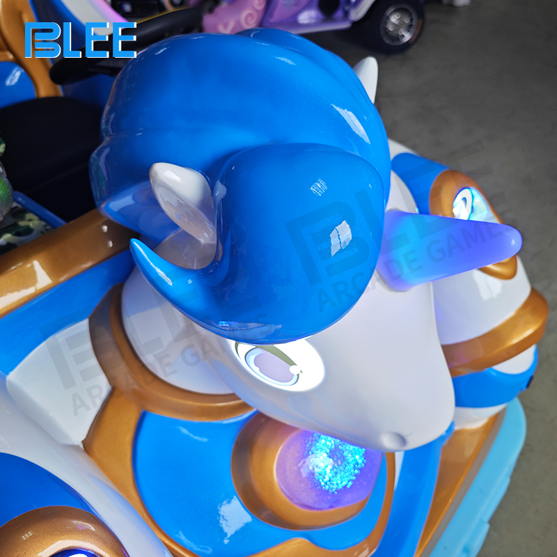 Safety system display showing front and rear radar collision avoidance technology