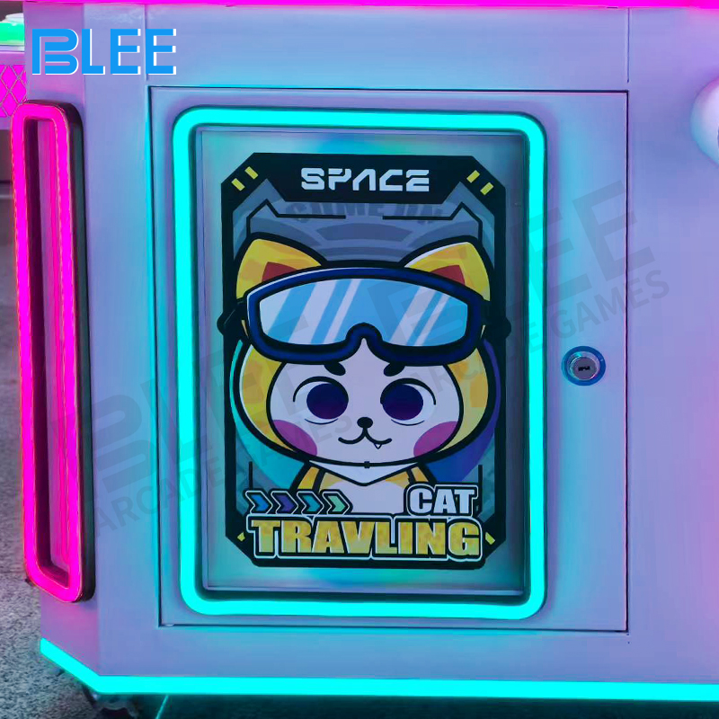 The substantial 134*134*202cm cabinet during professional installation