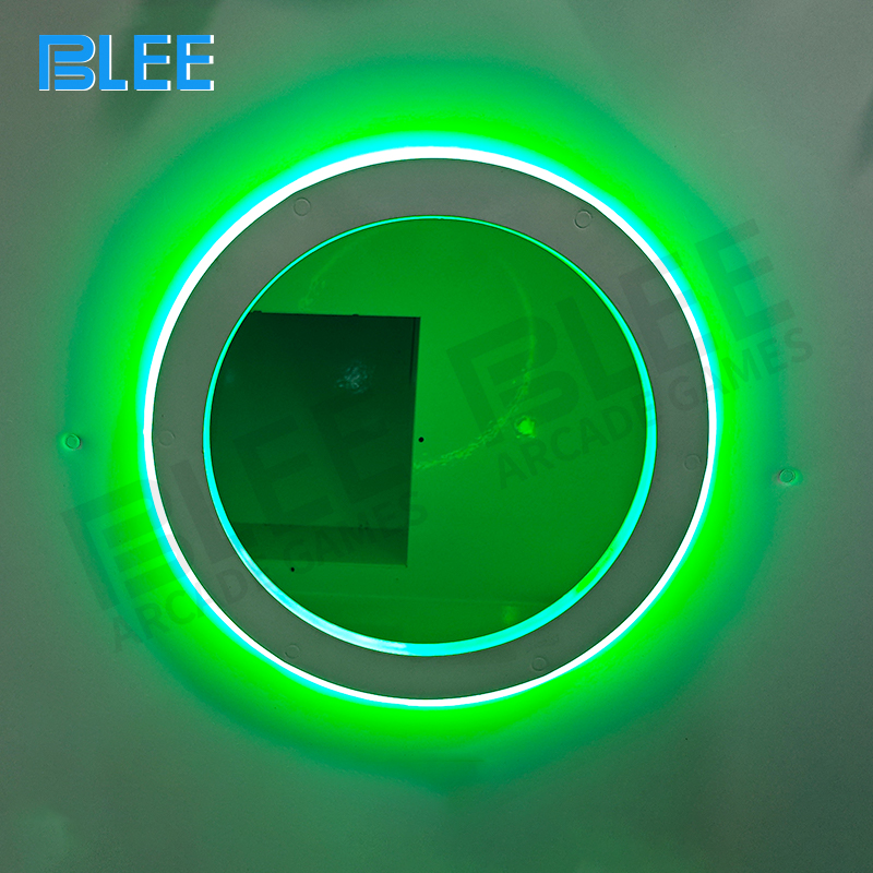 Bilingual interface supporting English and Chinese language displays