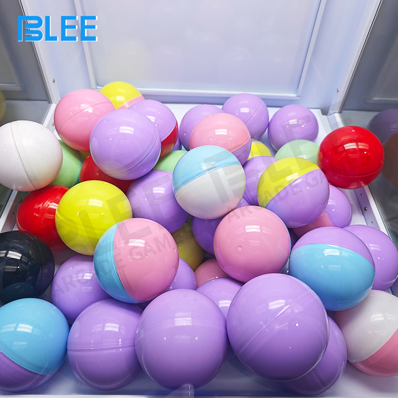 Reliable dispensing mechanism guaranteeing prize with each payment