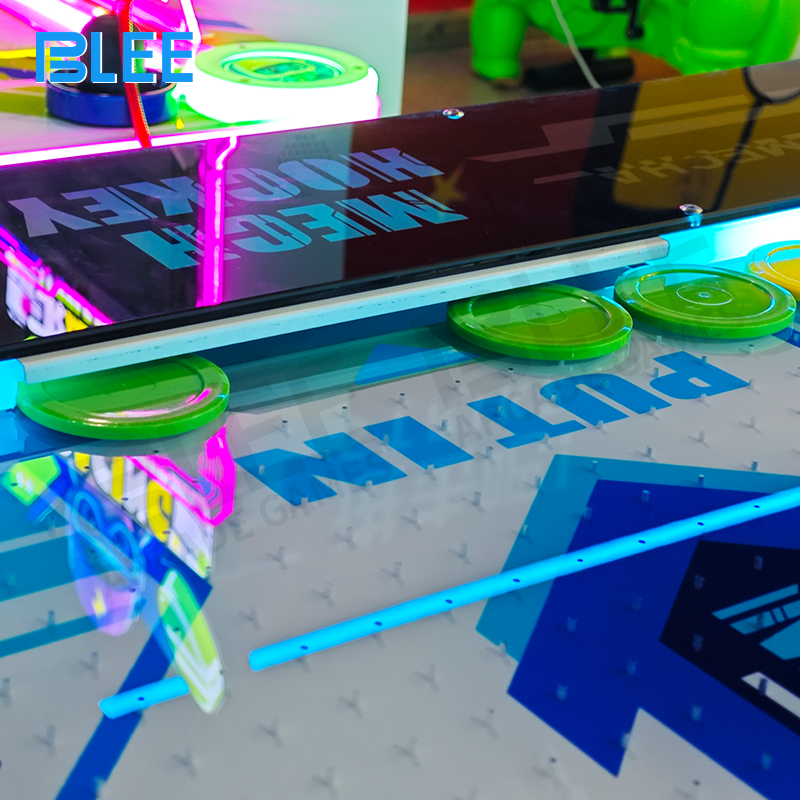 Technical cutaway diagram illustrating the powerful 420W airflow system optimized for multi-puck performance