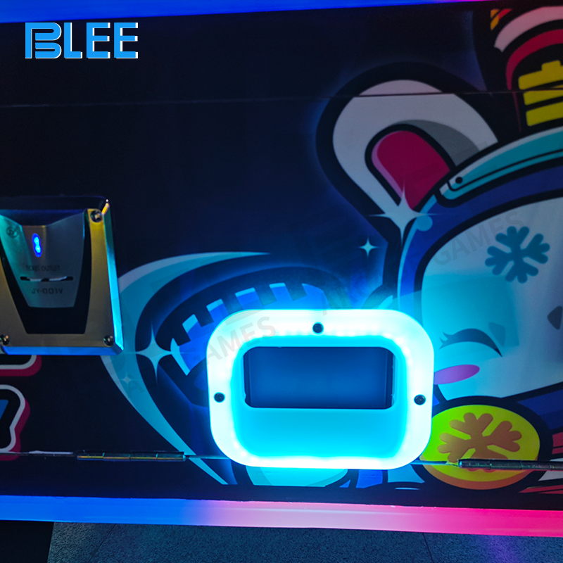 Packaging configuration showing the secure wooden crate measuring 220x134x90cm for safe transportation