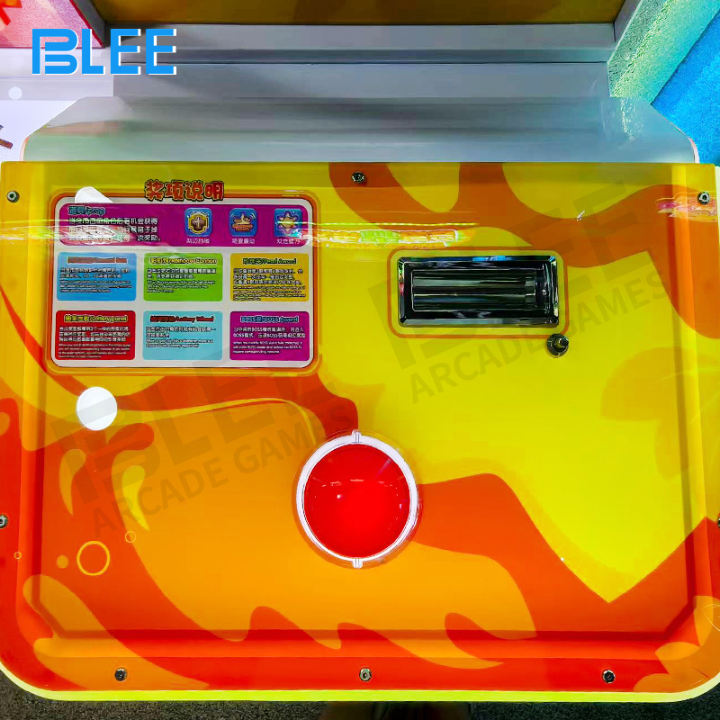 Vertical cabinet configuration (70*226*242cm) facilitating group interaction