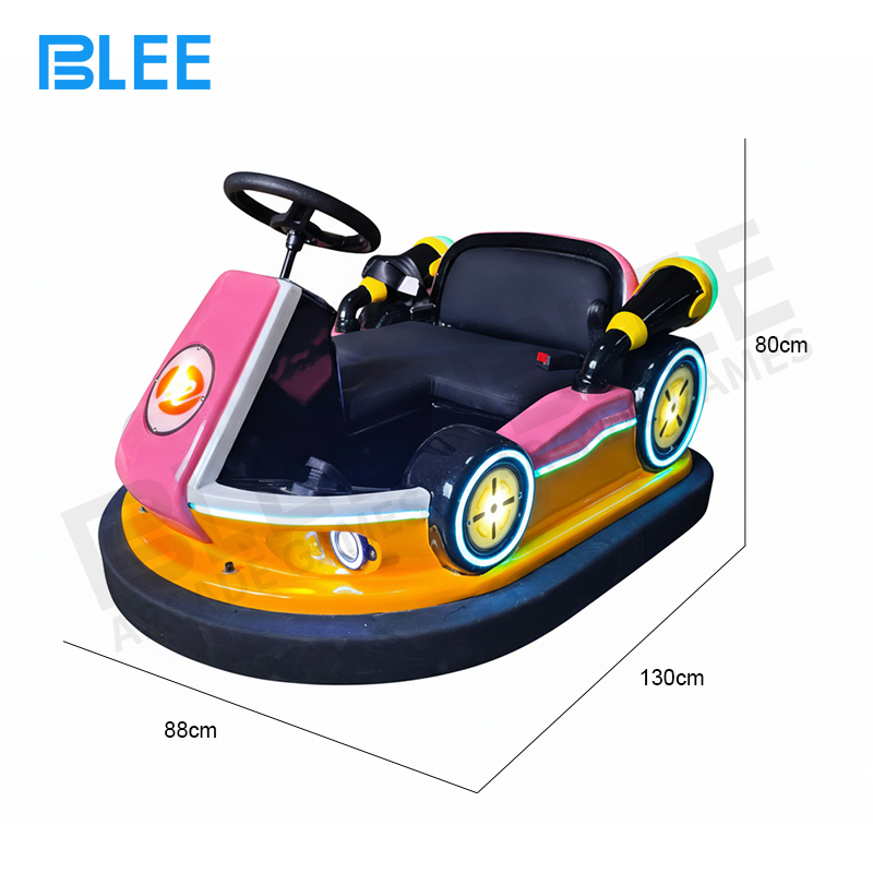 Engineering perspective highlighting attraction's compact dimensions (130×88×80cm) and kart-inspired design