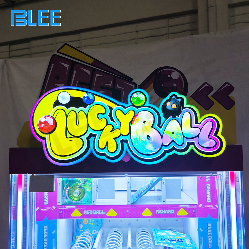 The game's control panel with simple start button and credit display.