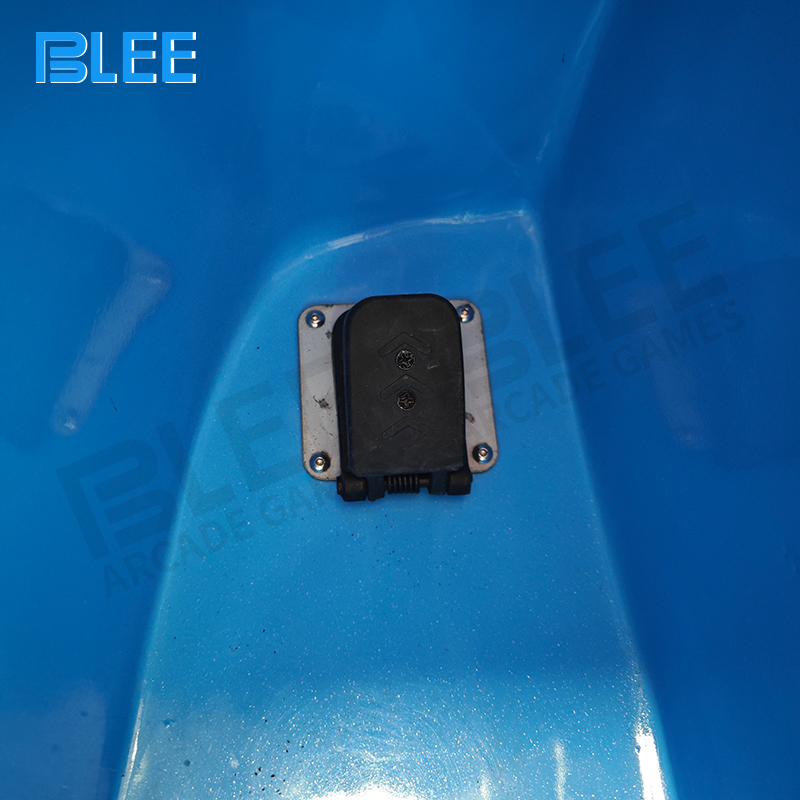 Safety technology display featuring front and rear radar collision detection system components