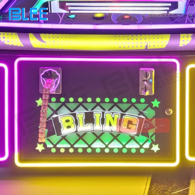 Promotional sticker or digital screen on the cabinet highlighting the "Buy 10, Get ¥10,000 Rebate" offer.