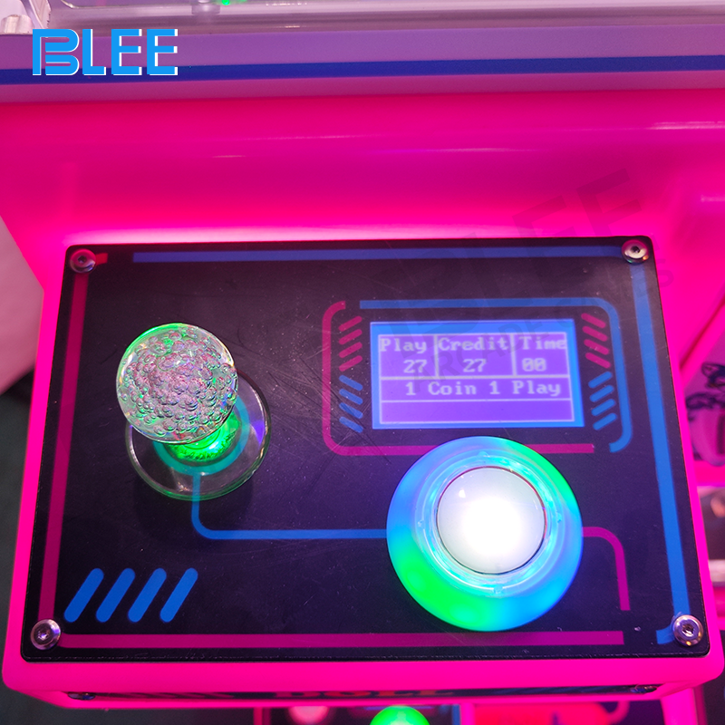 Shared prize dispensing system delivering rewards based on collaborative performance