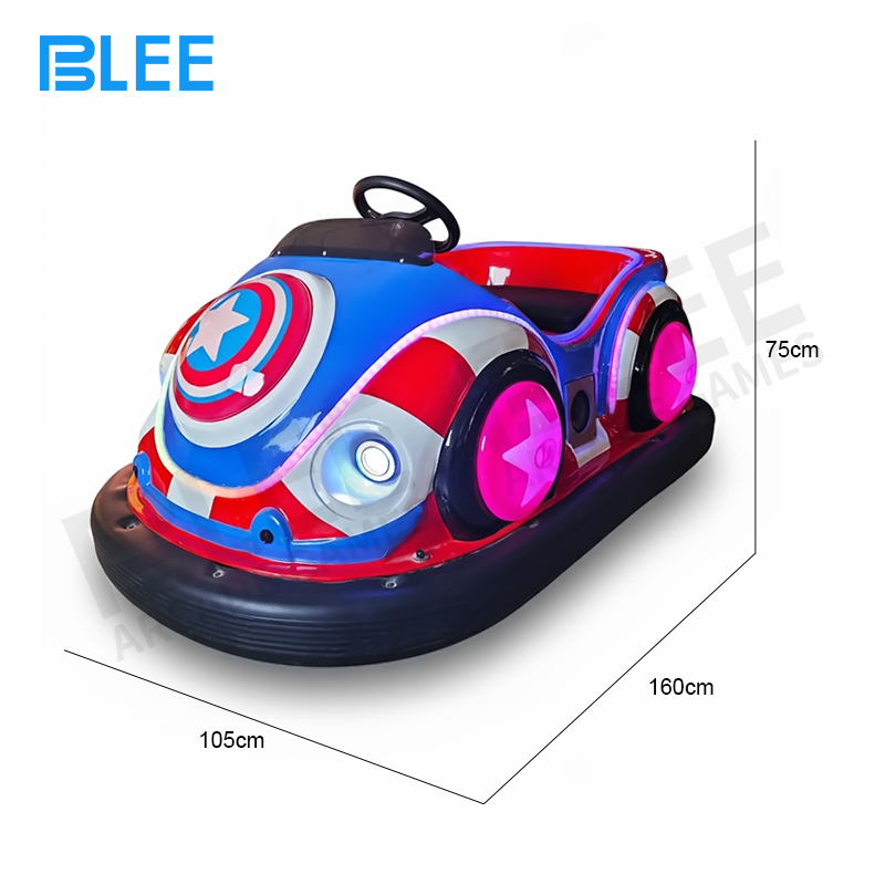 Multi-angle view highlighting attraction's dimensions (160×105×75cm) and futuristic structural design