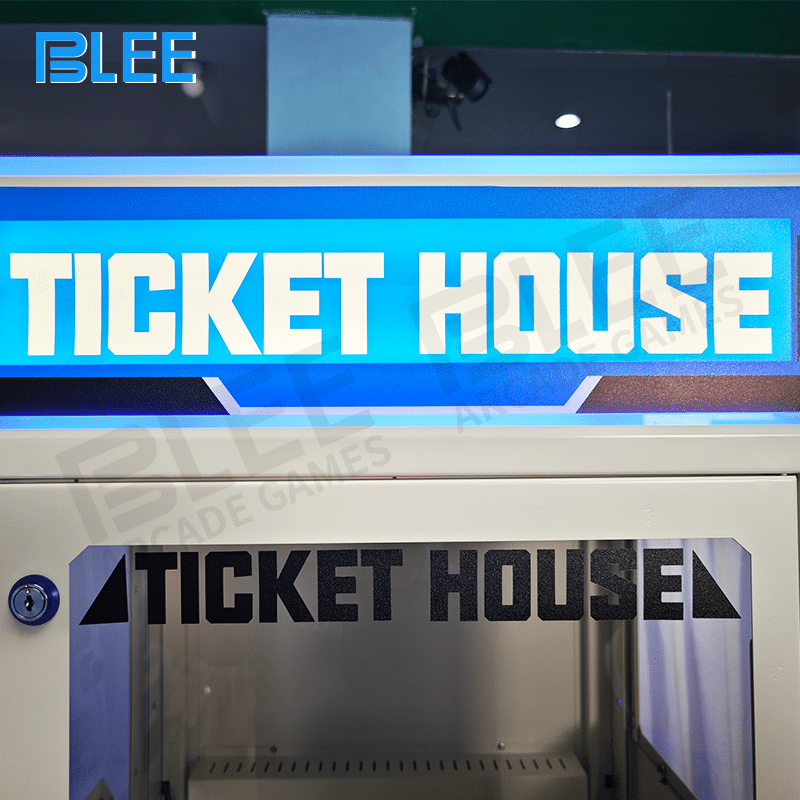 Close-up of the digital tube display showing real-time ticket count and coin output information.