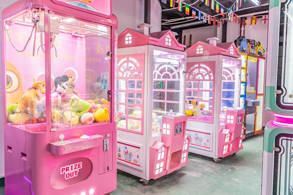 arcade claw machine