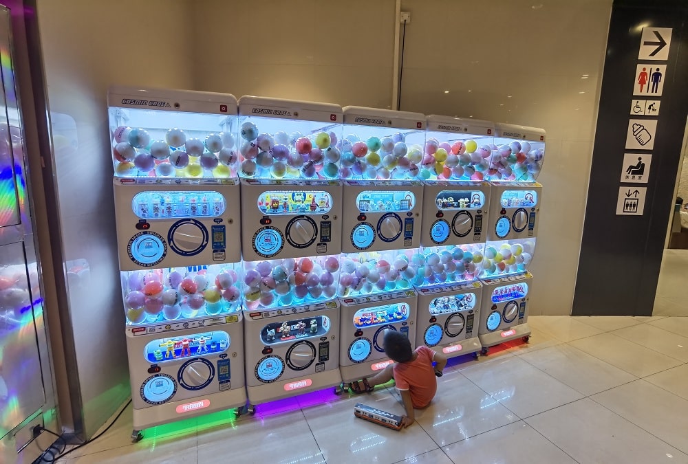 gashapon machine