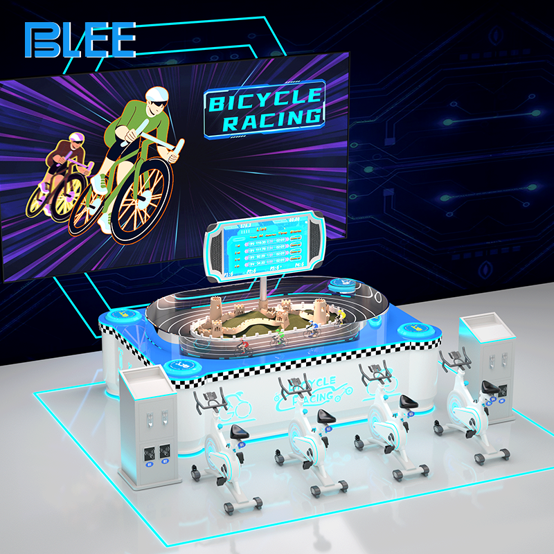 Spectator screen split-view showing each racer's perspective and overall rankings.