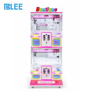 coin-operated claw machine