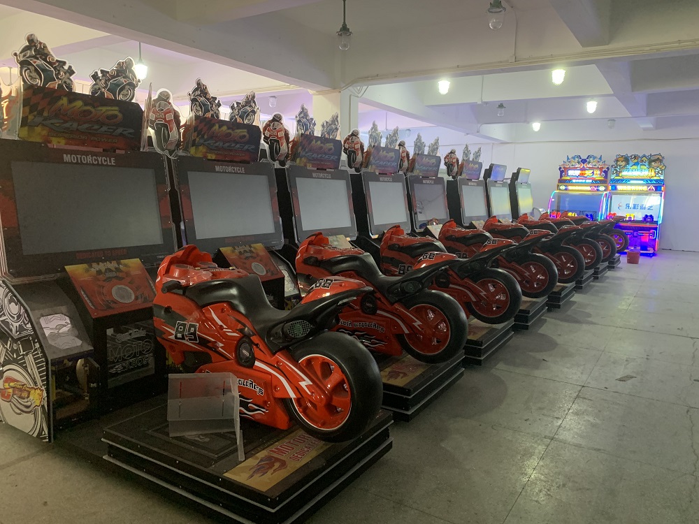 racing game machines