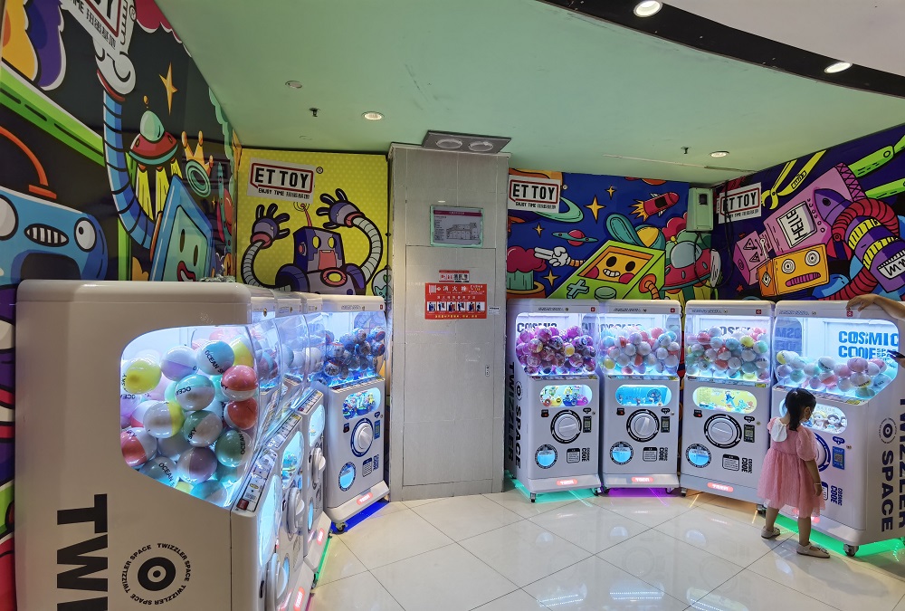 gashapon vending machine