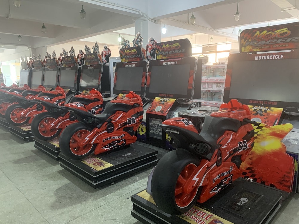 racing game machine
