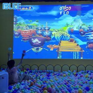 Kids wall projection throwing ball game for indoor playground