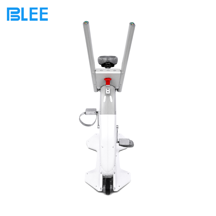 Immersive bicycle racing projection system Immersive bicycle racing projection system