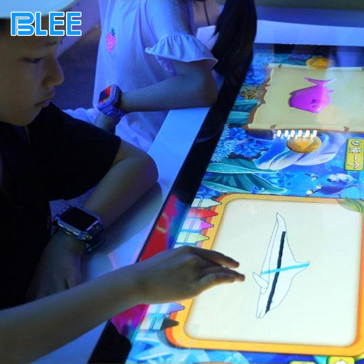 Educational drawing projection game for parent child venues Educational drawing projection game for parent child venues