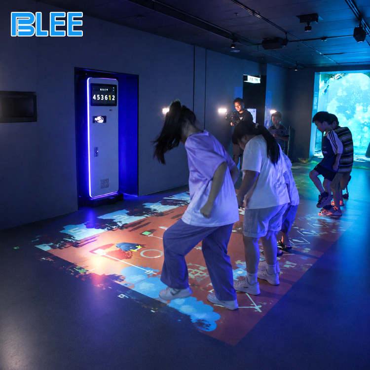 Interactive projection (1)
