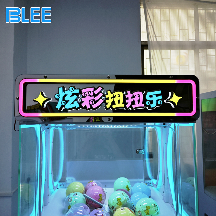 Twisting Egg Prize Machine