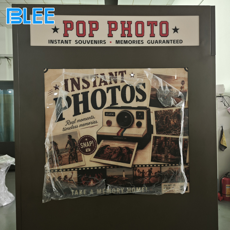 Instant Photo Booth Machine