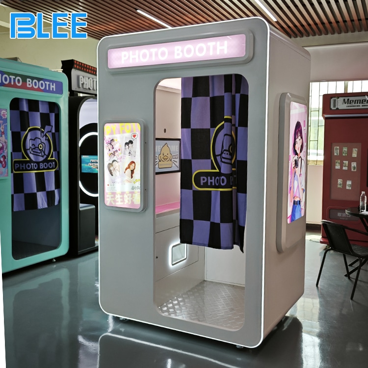 Shopping Mall Photo Booth Shopping Mall Photo Booth